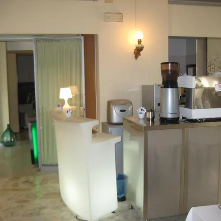 מלון Dei Pini אנדריה